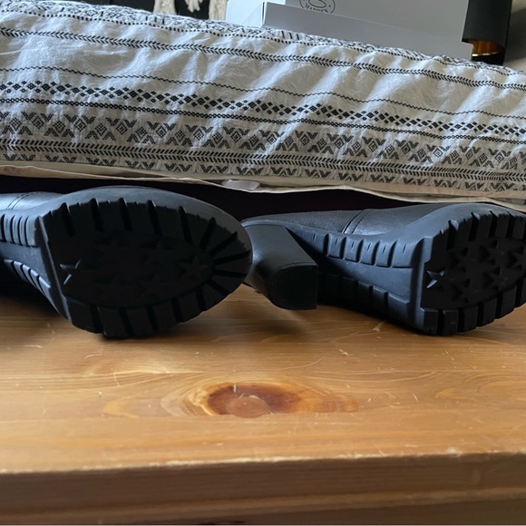 Beautiful Steve Madden chunky heel boots. Amanda 9B. Worn once. - Picture 6 of 6